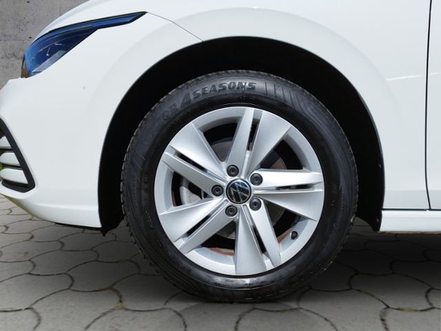 Golf VIII Life 1.5 eTSI DSG AHK/STH/TRAVEL/ACC