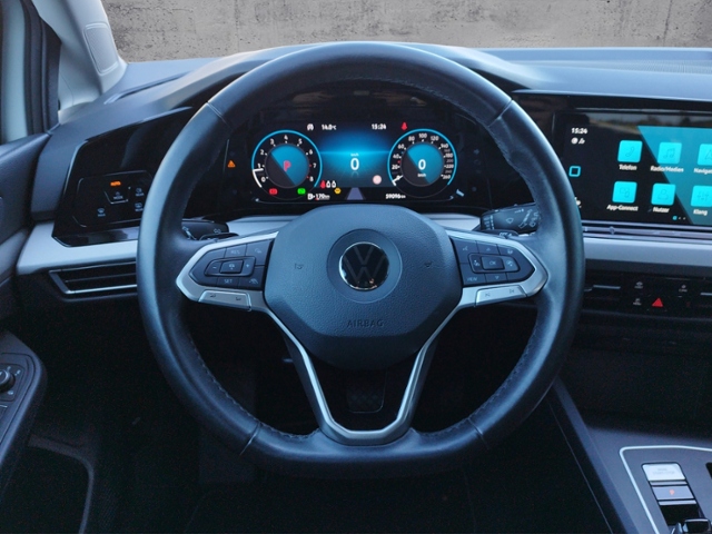 Golf VIII Life 1.5 eTSI DSG AHK/STH/TRAVEL/ACC