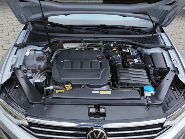 Passat Variant Elegance 2.0 TDI 4M DSG AHK/NAV