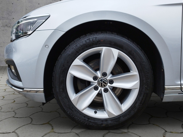 Passat Variant Elegance 2.0 TDI 4M DSG AHK/NAV