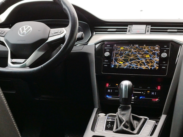 Passat Variant Elegance 2.0 TDI 4M DSG AHK/NAV