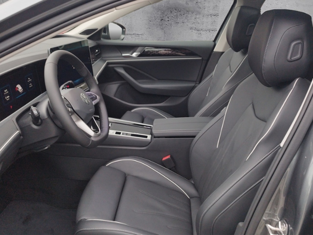Passat Variant Elegance 1.5TSI eHybrid PANO/AHK/