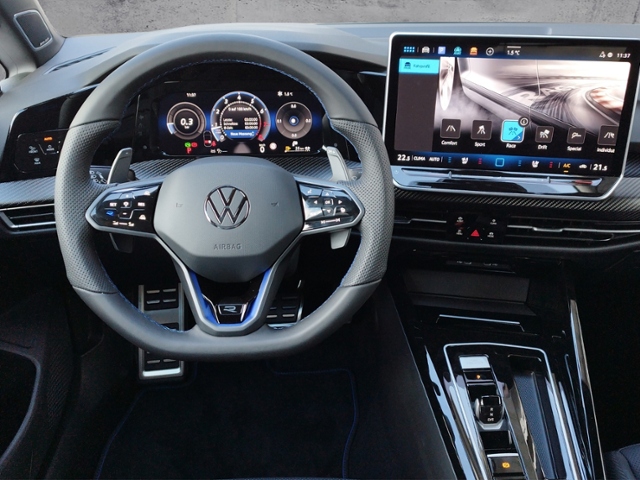 Golf VIII R 2.0 TSI 4M DSG/BLACK/H&K/NAPPA