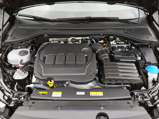 Passat Variant 2.0 TDI DSG R-LINE 5JG/AHK/BLACK