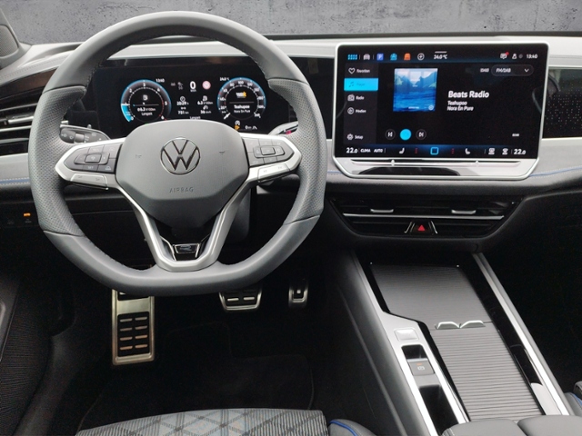 Passat Variant 2.0 TDI DSG R-LINE 5JG/AHK/BLACK