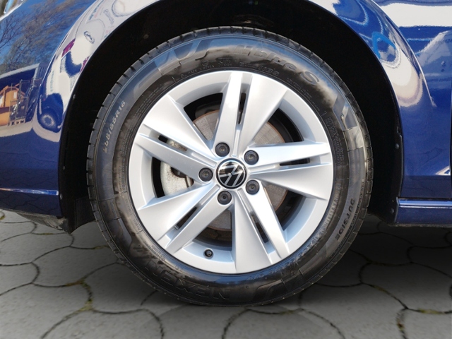 Golf VIII Life 1.5 eTSI DSG 5JG/ACC/RFK/LED