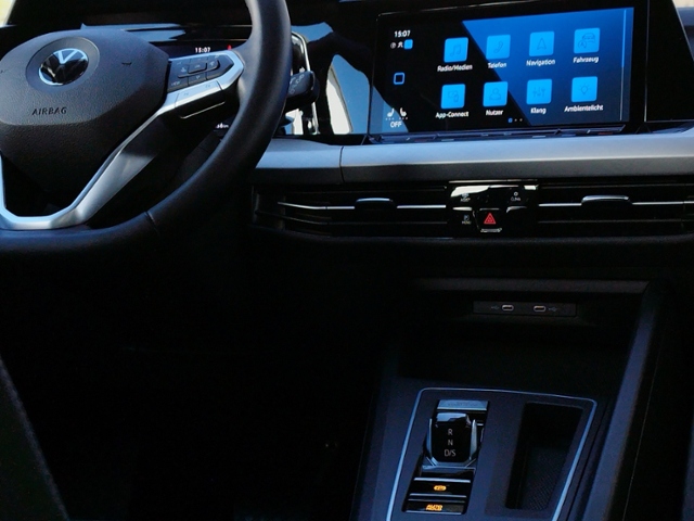 Golf VIII Life 1.5 eTSI DSG 5JG/ACC/RFK/LED