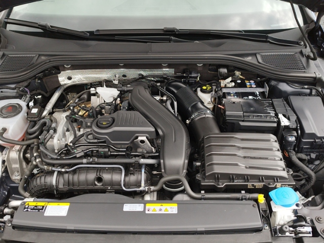 Golf VIII Life 1.5 TSI 5JG/LED/SHZ/AMBIENTE/ACC