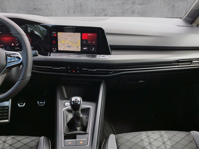 Golf VIII Variant 1.5 TSI R-LINE AHK/PANO/MATRIX