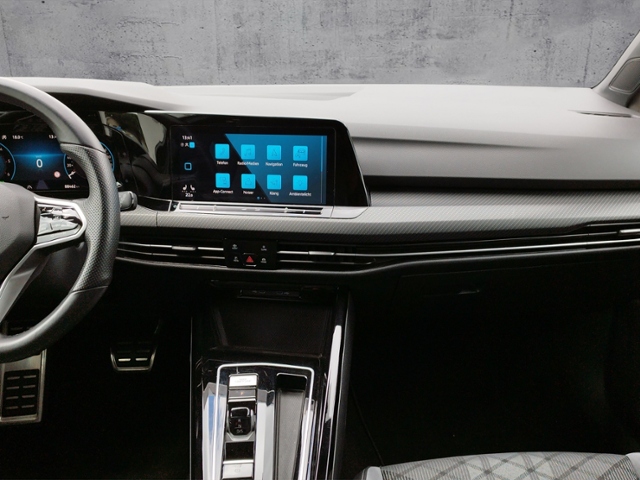 Golf VIII Variant 2.0 TDI DSG R-LINE LED+/ACC