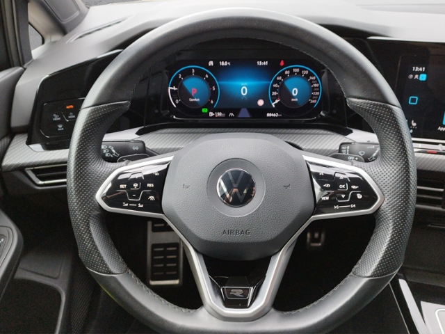Golf VIII Variant 2.0 TDI DSG R-LINE LED+/ACC