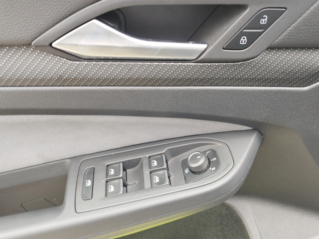 Golf VIII Variant 2.0 TDI DSG R-LINE LED+/ACC