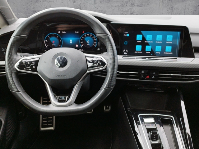 Golf VIII Variant 2.0 TDI DSG R-LINE LED+/ACC