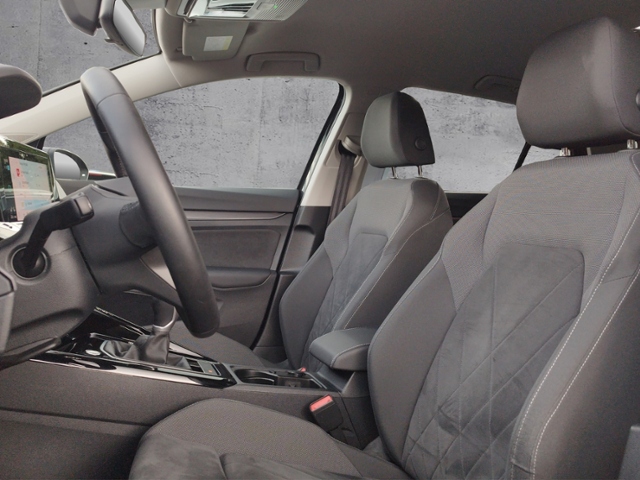 Golf VIII Style 1.5 TSI LED+/RFK/NAV/SHZ/CARPLAY