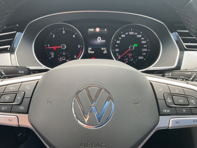 Passat Variant Business 2.0 TDI MASSAGE/CARPLAY