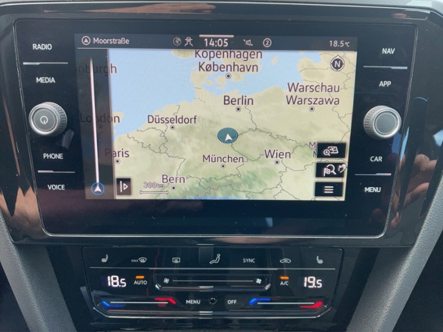 Passat Variant Business 2.0 TDI MASSAGE/CARPLAY