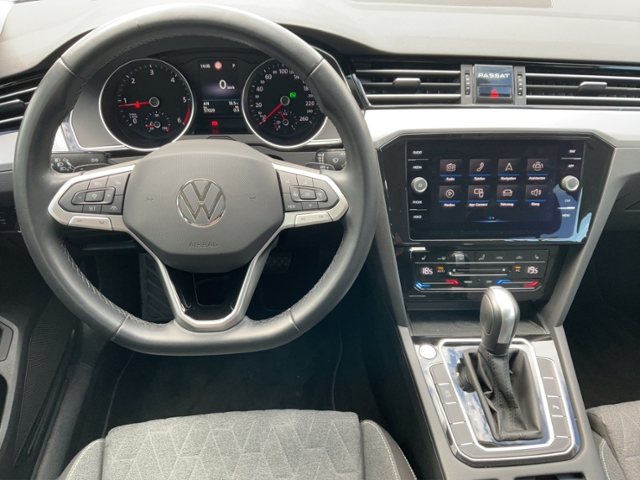 Passat Variant Business 2.0 TDI MASSAGE/CARPLAY