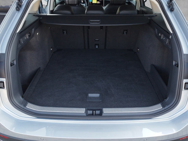 Passat Variant Business 1.5eTSI DSG AHK/NAV/360/