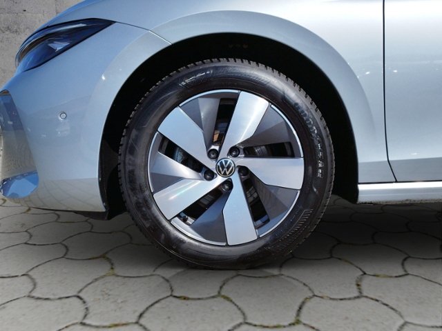 Passat Variant Business 1.5eTSI DSG AHK/NAV/360/