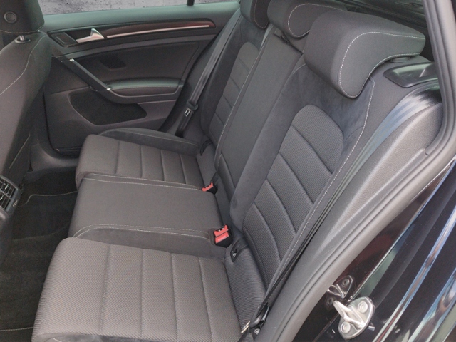 Golf VII Variant R 2.0 TSI 4M DSG DC/NAV/LED/ACC