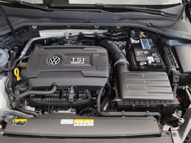Golf VII Variant R 2.0 TSI 4M DSG DC/NAV/LED/ACC