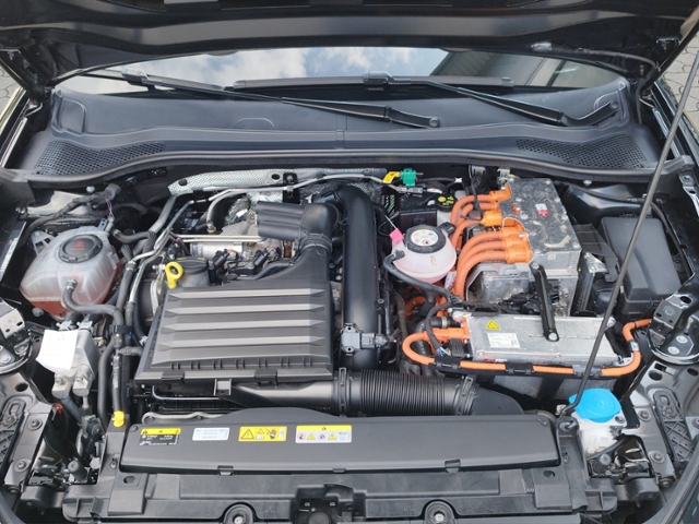 Leon 1.4 TSI e-Hybrid DCC/LED/NAV/PARK