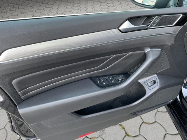 Passat Variant Business 2.0 TDI DSG R-LINE PANO