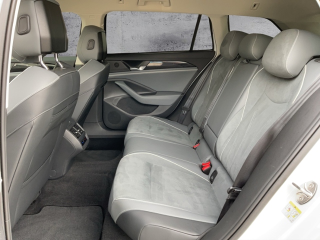 Passat Variant Business 2.0 TDI DSG AHK/DCC/360°