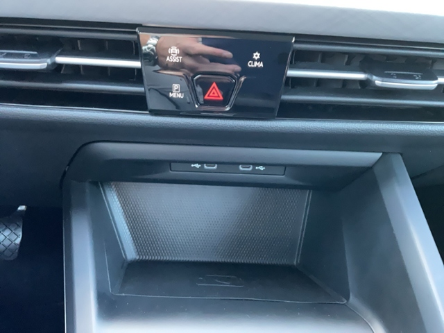 Golf VIII Life 1.0 eTSI DSG STH/NAV/APP/RFK/ACC