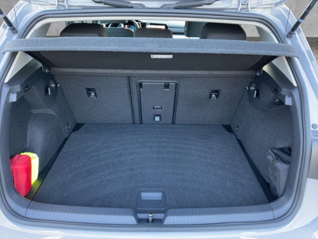 Golf VIII Life 1.0 eTSI DSG STH/NAV/APP/RFK/ACC