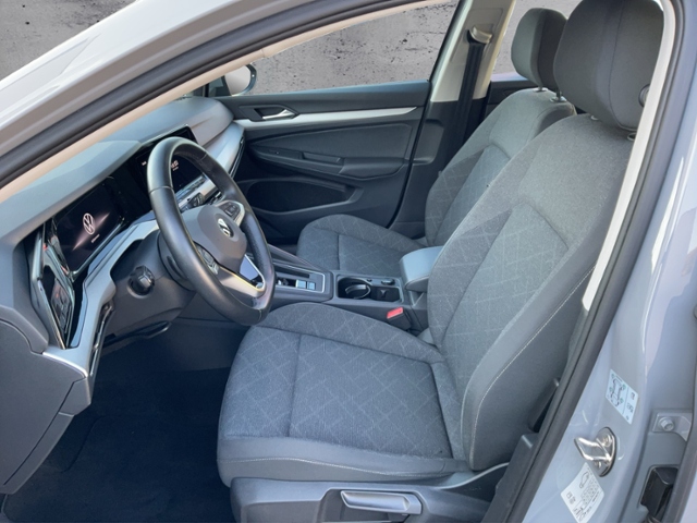 Golf VIII Life 1.0 eTSI DSG STH/NAV/APP/RFK/ACC