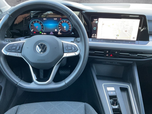 Golf VIII Life 1.0 eTSI DSG STH/NAV/APP/RFK/ACC