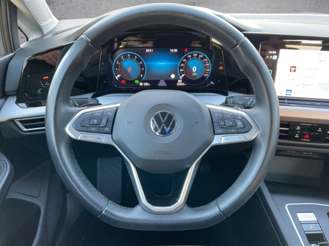 Golf VIII Life 1.0 eTSI DSG STH/NAV/APP/RFK/ACC