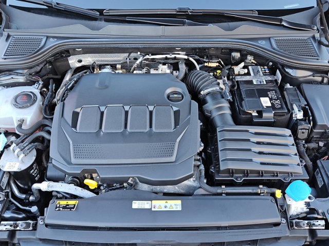 Golf VIII Life 2.0TDI NAV/APP/SHZ/ACC