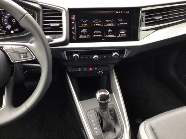 A1 Sportback advanced 25 TFSI 70(95) kW(PS) S tr
