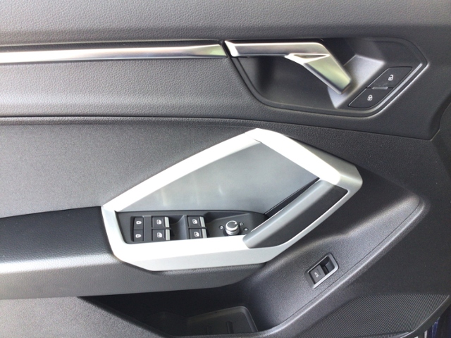 Q3 advanced 35 TFSI 110(150) kW(PS) S tronic