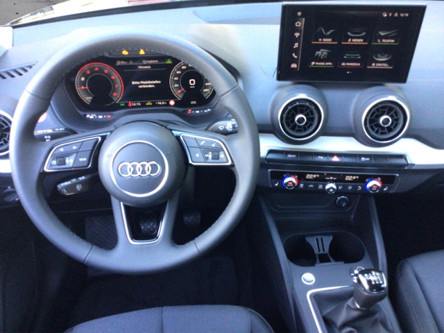 Q2 advanced 30 TFSI Schaltgetriebe