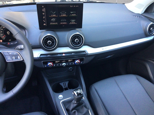Q2 advanced 30 TFSI Schaltgetriebe