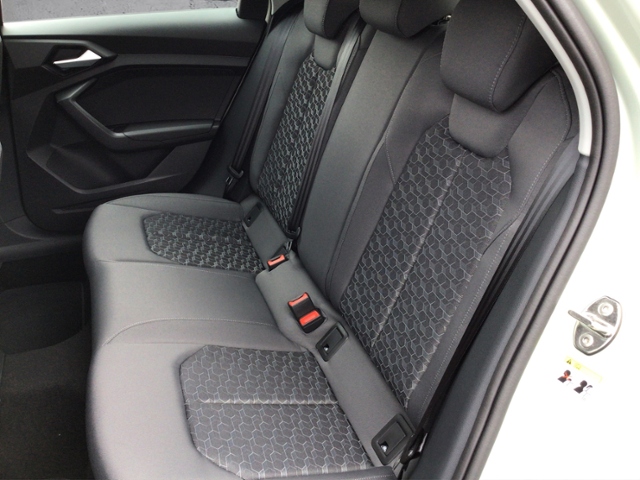 A1 allstreet 30 TFSI 85(116) kW(PS) S tronic