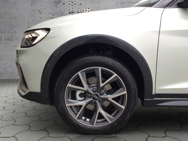 A1 allstreet 30 TFSI 85(116) kW(PS) S tronic