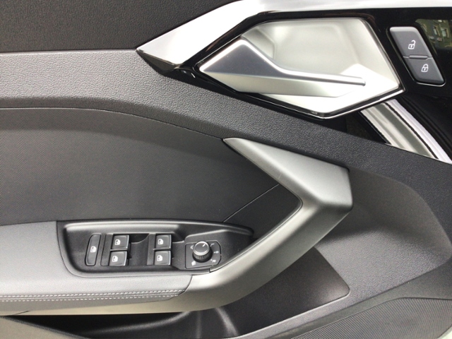A1 allstreet 30 TFSI 85(116) kW(PS) S tronic