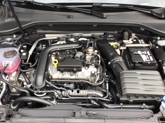 Q2 advanced 30 TFSI  Schaltgetriebe