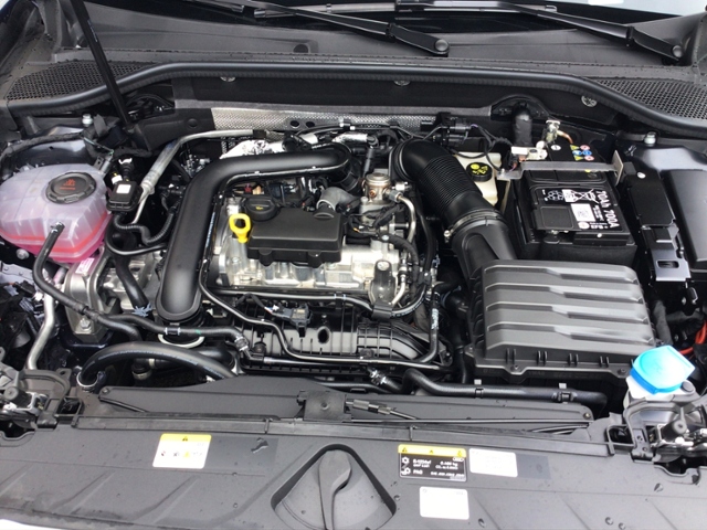 Q2 advanced 30 TFSI Schaltgetriebe