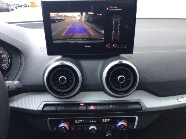 Q2 advanced 30 TFSI Schaltgetriebe