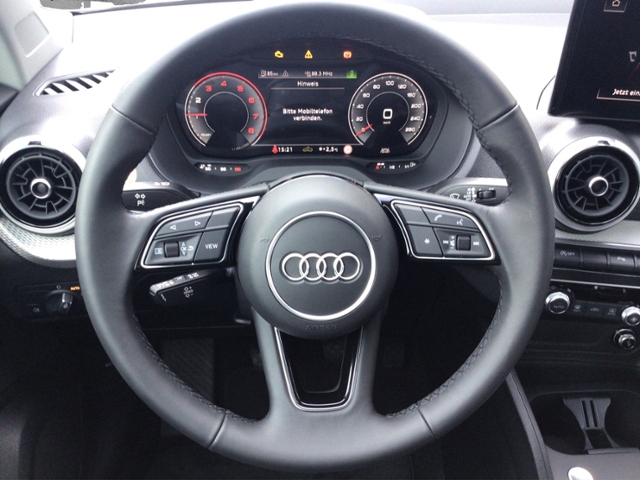 Q2 advanced 30 TFSI Schaltgetriebe