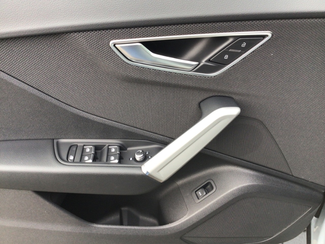 Q2 advanced 30 TFSI  Schaltgetriebe