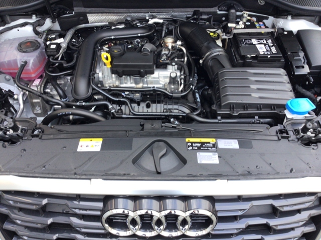 Q2 advanced 30 TFSI  Schaltgetriebe