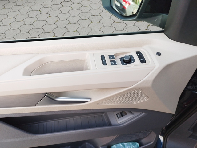 T7 Multivan Life Motor: 2,0 l TDI SCR 110 kW Get