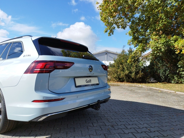 Golf VIII Variant Goal 1.5 eTSI DSG AHK/LED+/IDA