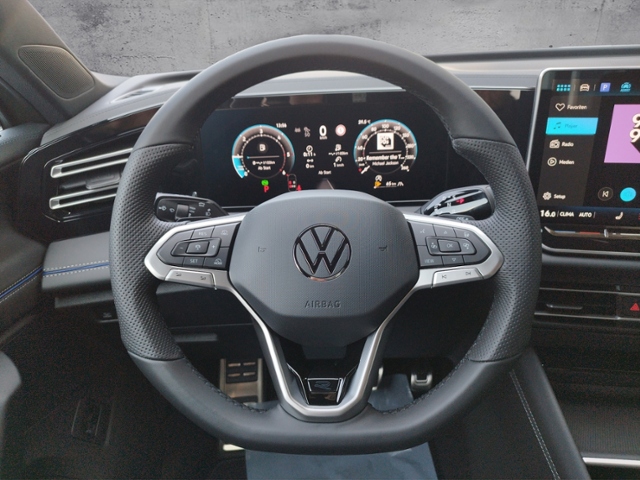 Tiguan R-line 2.0TDI DSG BlackStyle/IQ-Paket/Mat